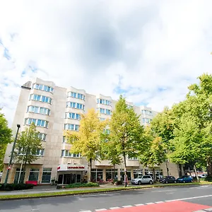 4* Hotel Leonardo Center